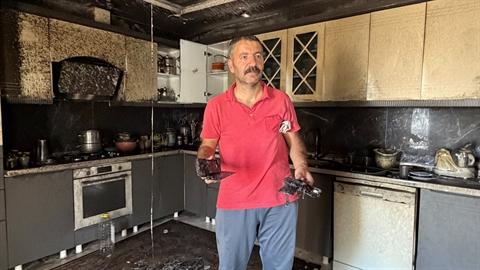 Cep telefonlarının patladığı evde yangın çıktı