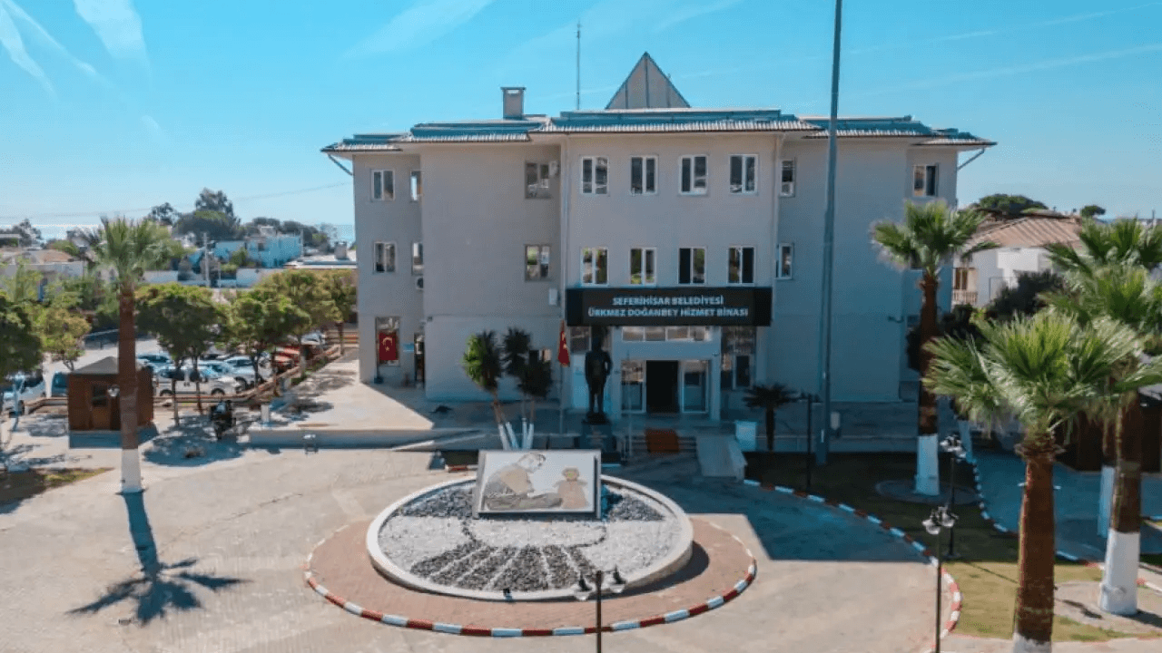 İzmir’de Seferihisar Belediyesi İmar ve Şehircilik Müdürü tutuklandı
