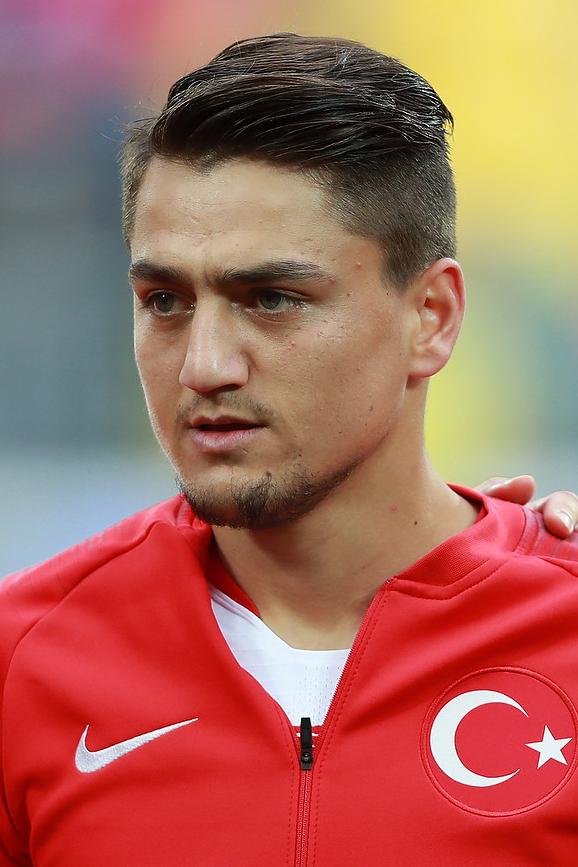 Milli futbolcu Cengiz Ünder baba olmaya hazırlanıyor