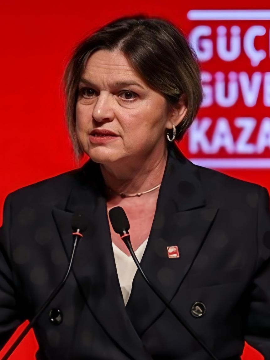 CHP'den İlhan Cihaner ve Selin Sayek Böke dahil 48 isim ihraç edildi