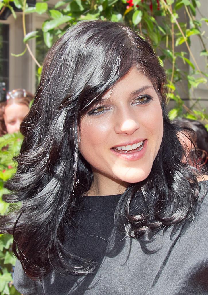 Selma Blair uçakta mürettebata saldırı iddiasıyla tutuklandı