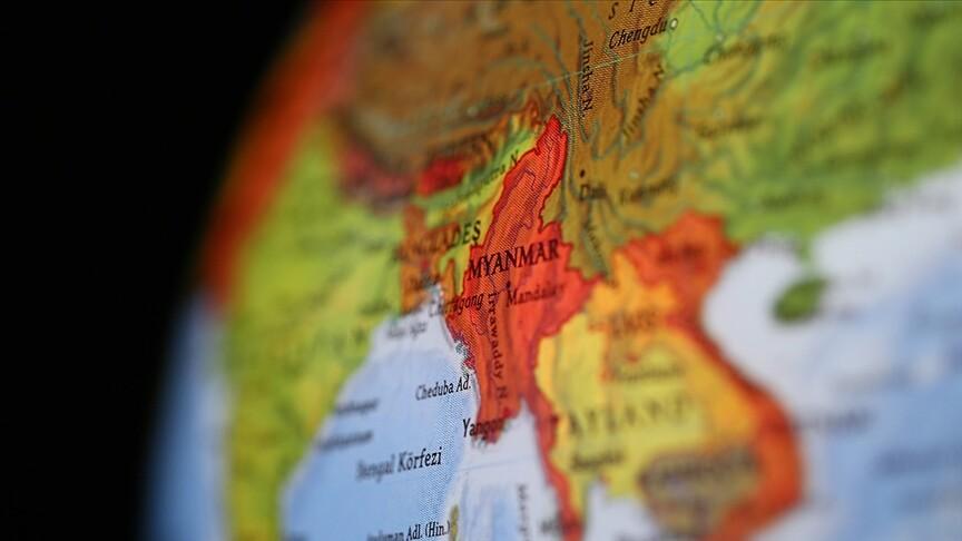 Myanmar'da ordunun manastıra saldırısında 14 kişi öldü