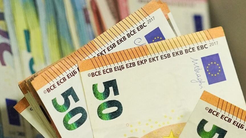 Avrupa'daki siyasi kriz avroyu 2025'ten bu yana en düşük seviyeye taşıdı