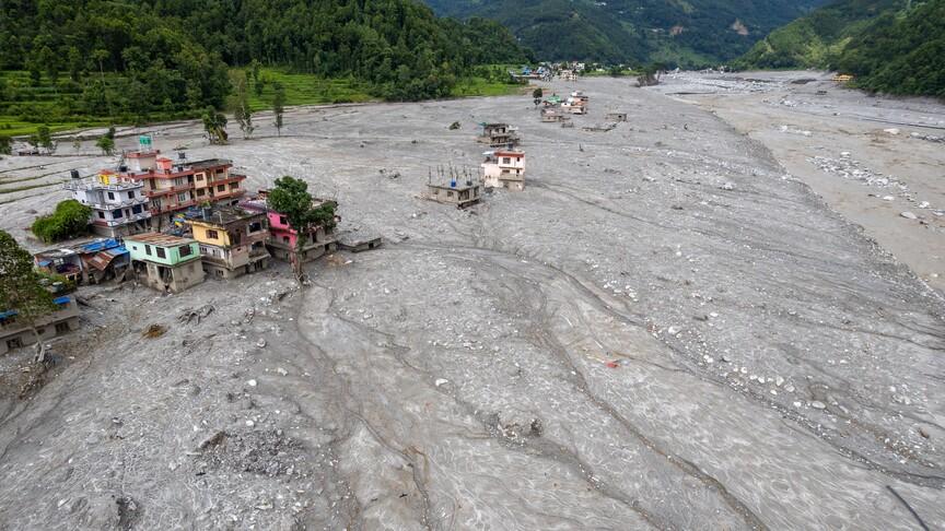 Nepal'deki sel felaketinde can kaybı 1367'ye yükseldi