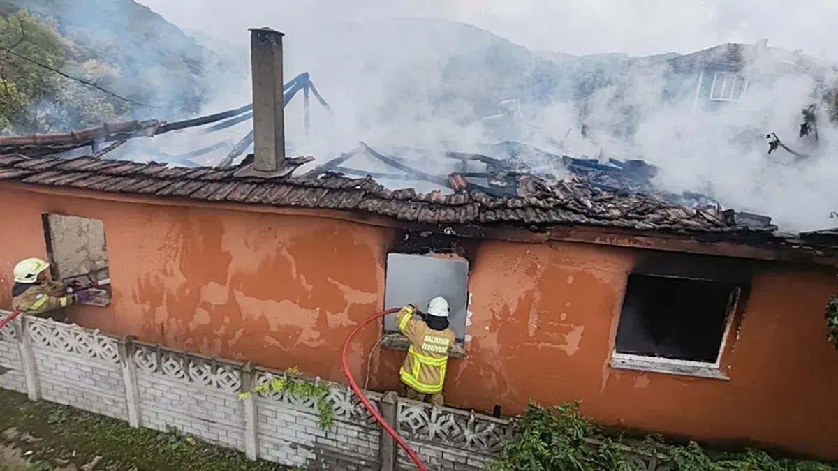 Balıkesir Manyas'ta ev yangınında 1 kişi hayatını kaybetti