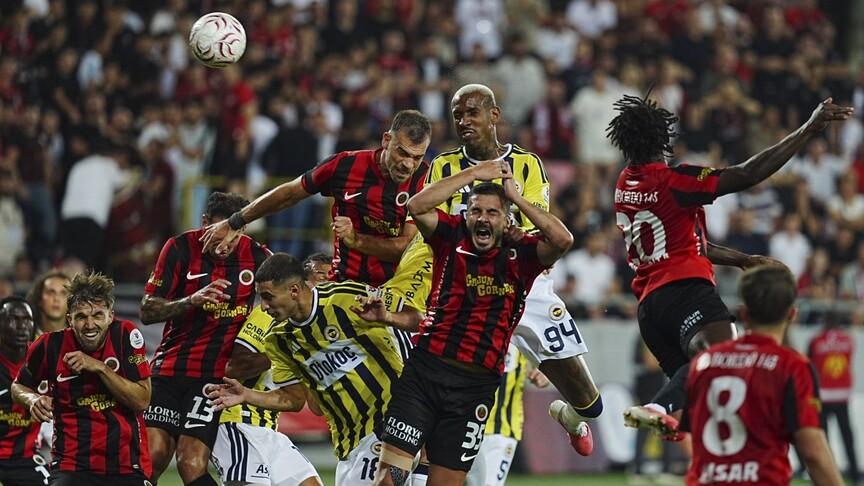 Fenerbahçe Süper Lig'e yenilgiyle başladı