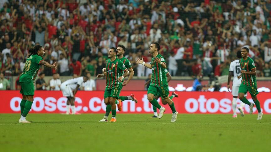 Amedspor, Diyarbakır'da Beşiktaş'ı 3-2 yendi