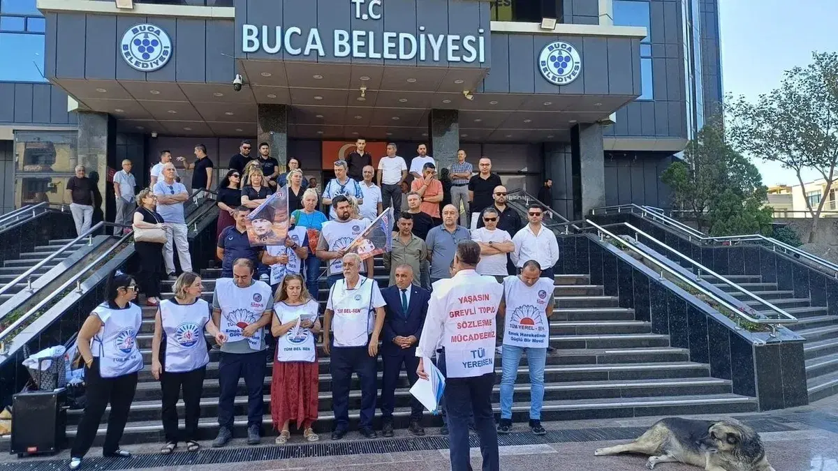 Buca Belediyesi memurları 4 aylık tazminat için iş bıraktı