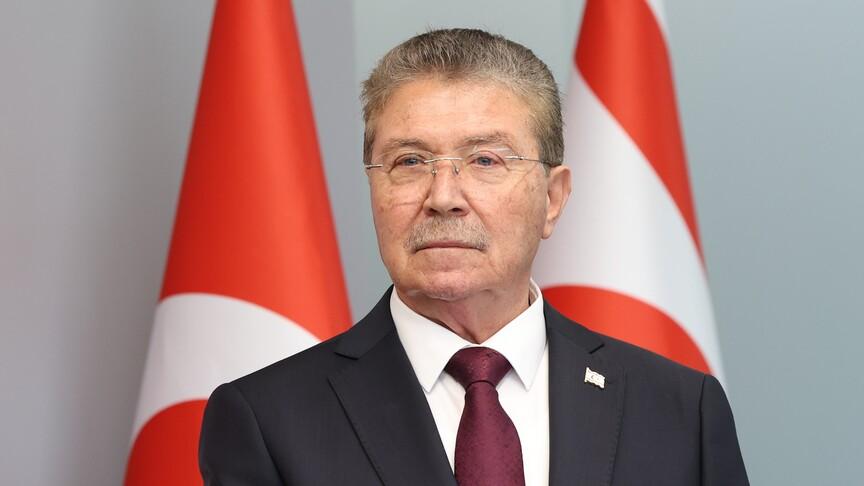 KKTC Başbakanı Üstel, GKRY'nin baskı girişimlerini kınadı