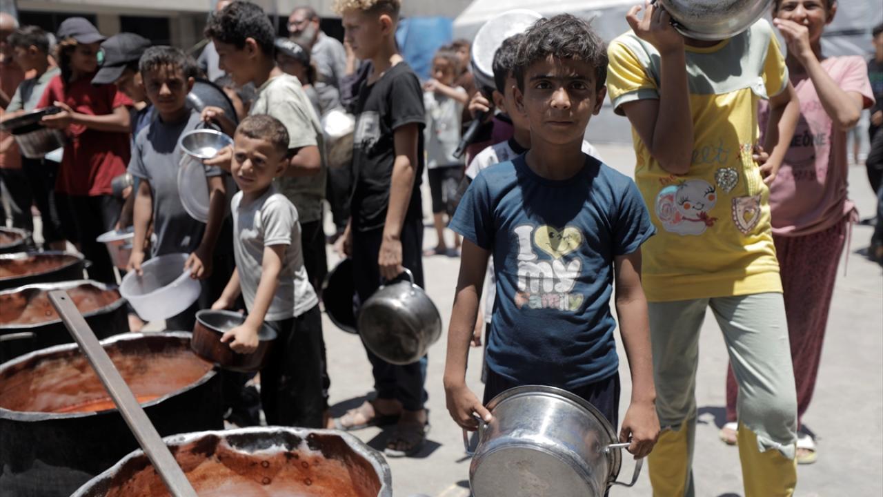 Gazze'de açlık 'felaket düzeyinde': 158 bin çocuk yetersiz besleniyor