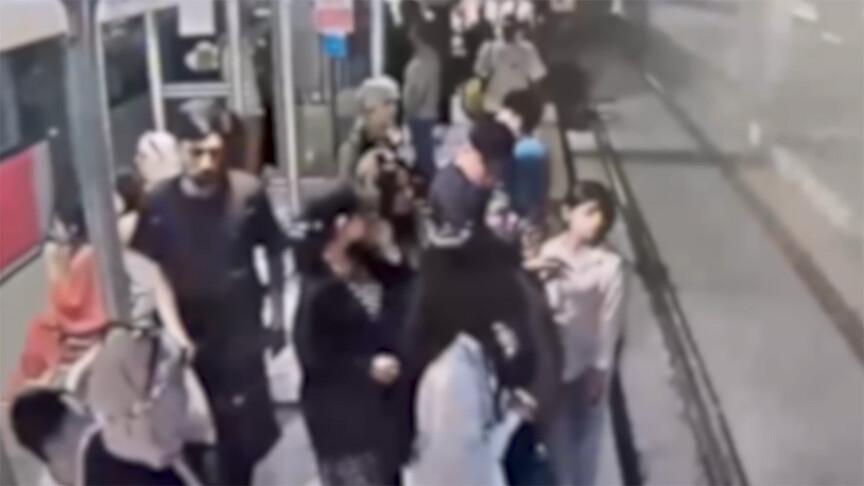 İstanbul'da turistlere yankesicilik yapan örgüte operasyon: 20 gözaltı