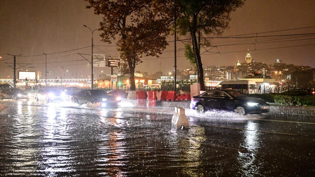Uzman: İstanbul'daki sağanakta 3 meteorolojik etken birleşti