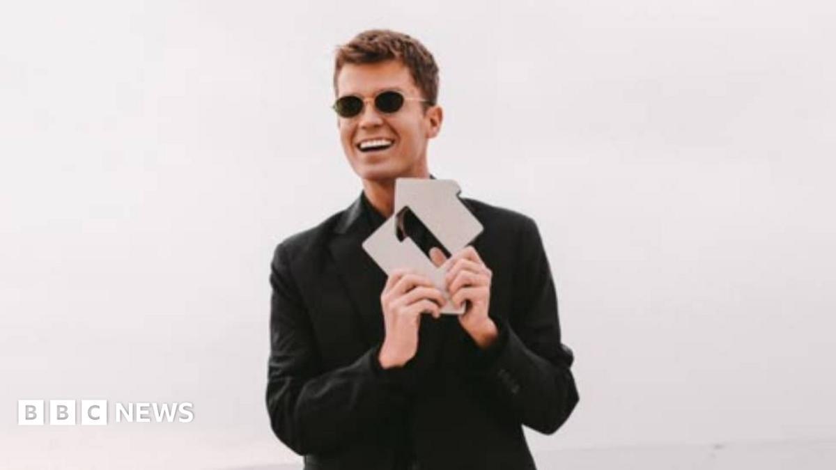 Galli sanatçı Jamie Miller 15 yılın ardından UK listesinin zirvesine çıktı