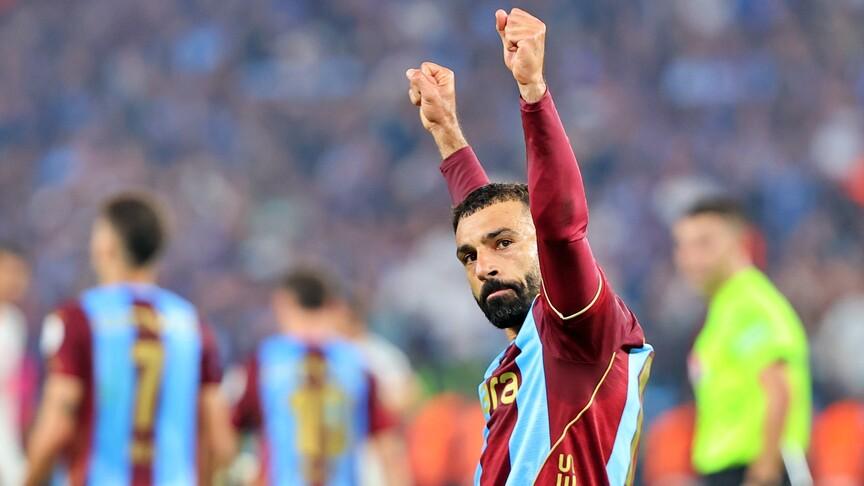 Trabzonspor, Galatasaray'ı evinde 4-0 ezdi
