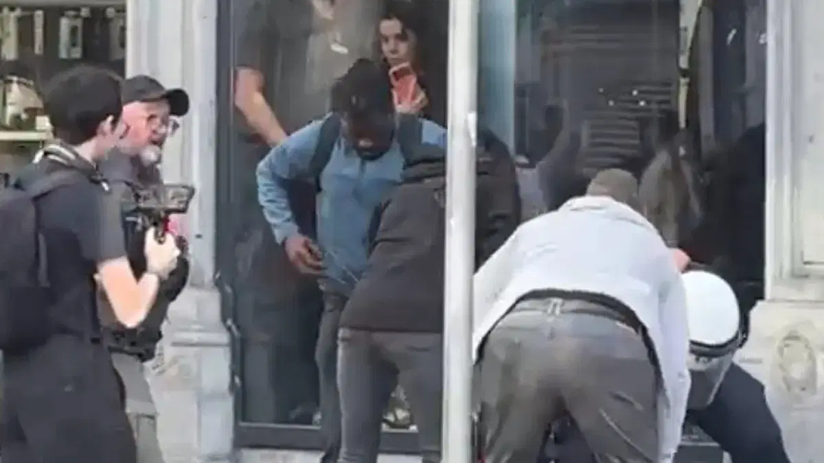 Belçika'da öğrenci protestoları şiddetlendi: 16 gözaltı