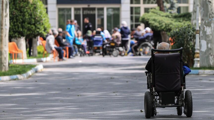 Türkiye yaşlı nüfus için bakım sigortası kuruyor