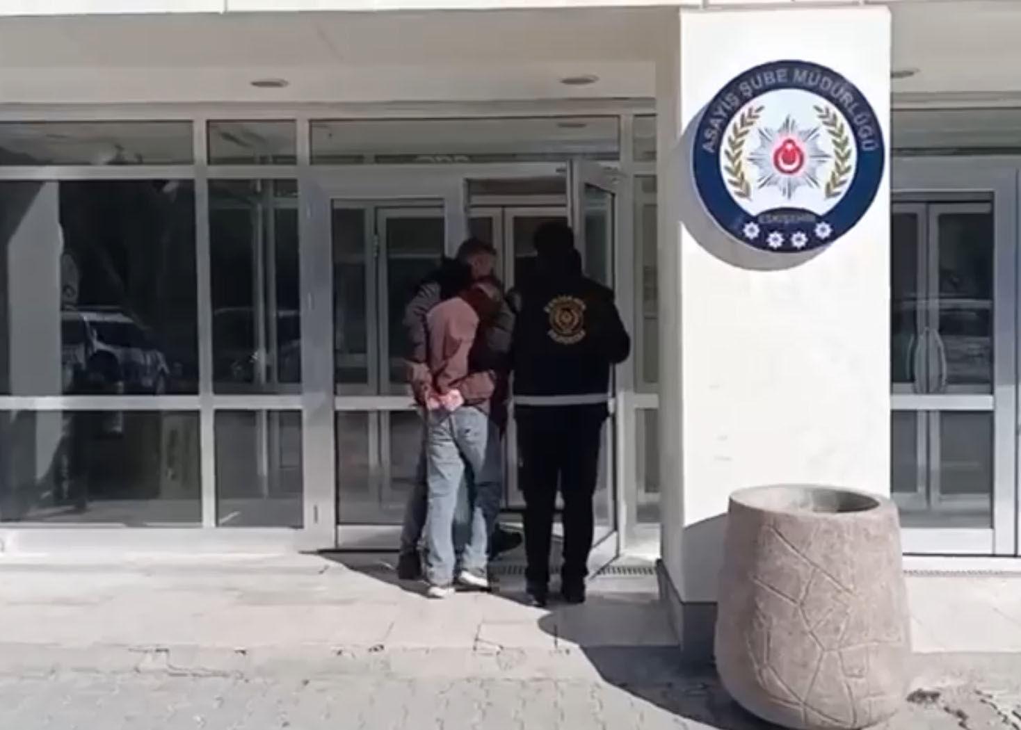 Eskişehir’de telefon dolandırıcısı tutuklandı