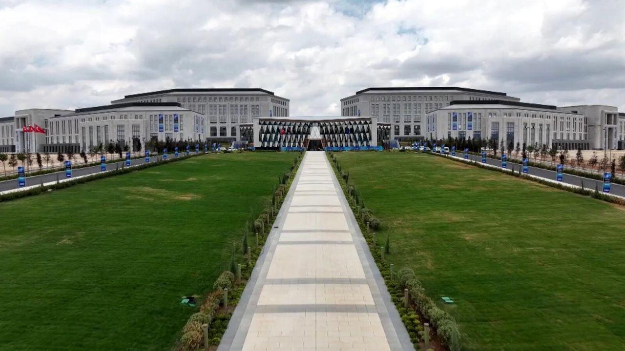 Ay Yıldız Karargahı, Pentagon'un 3 katı büyüklüğünde