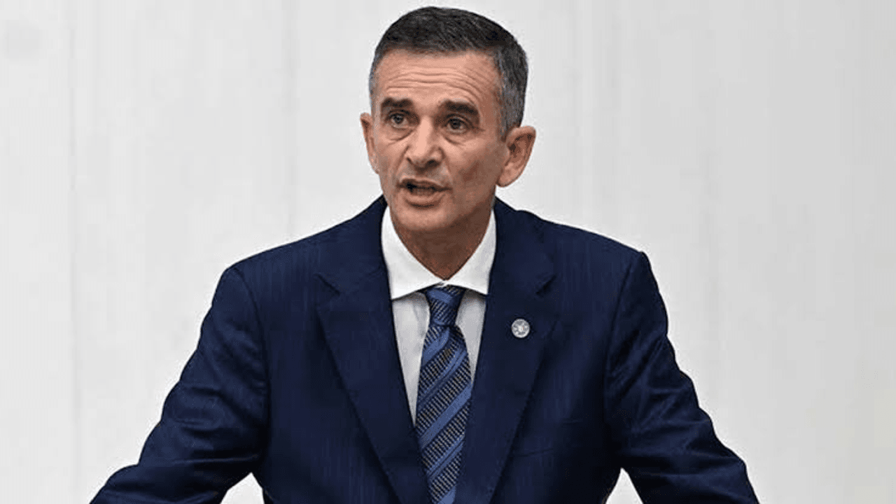 Ümit Dikbayır CHP'den istifa etti