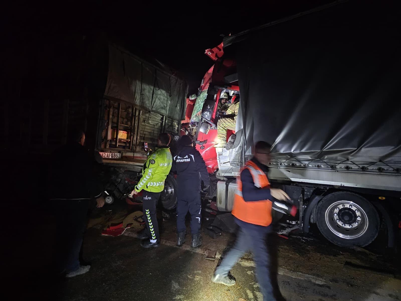 Bursa'da 2 TIR çarpıştı: 1 ölü