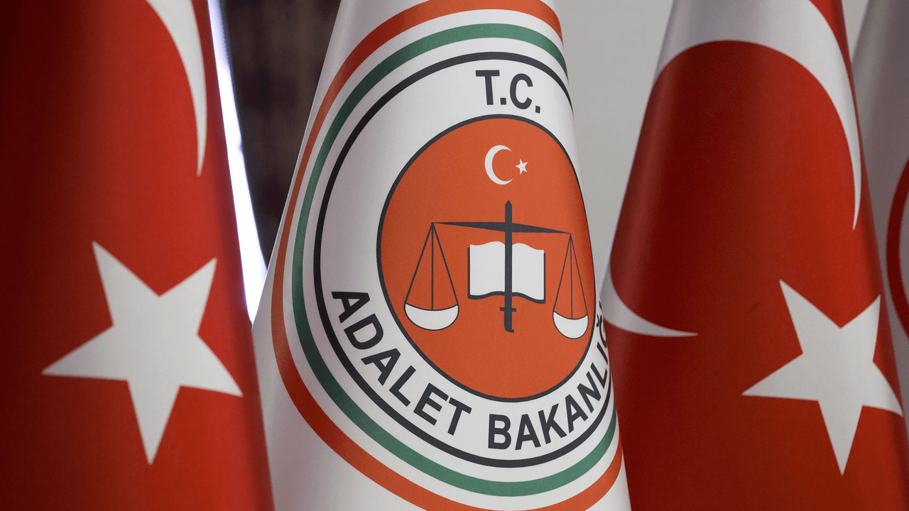 Bakan Gürlek: Ailemize 15 bin yeni çalışma arkadaşı katıyoruz