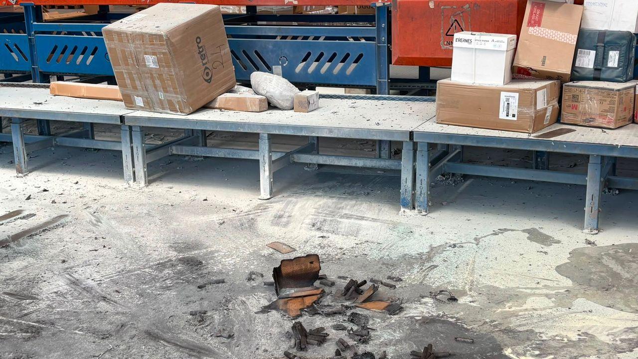 Kargo kutusundaki havai fişekler alev aldı