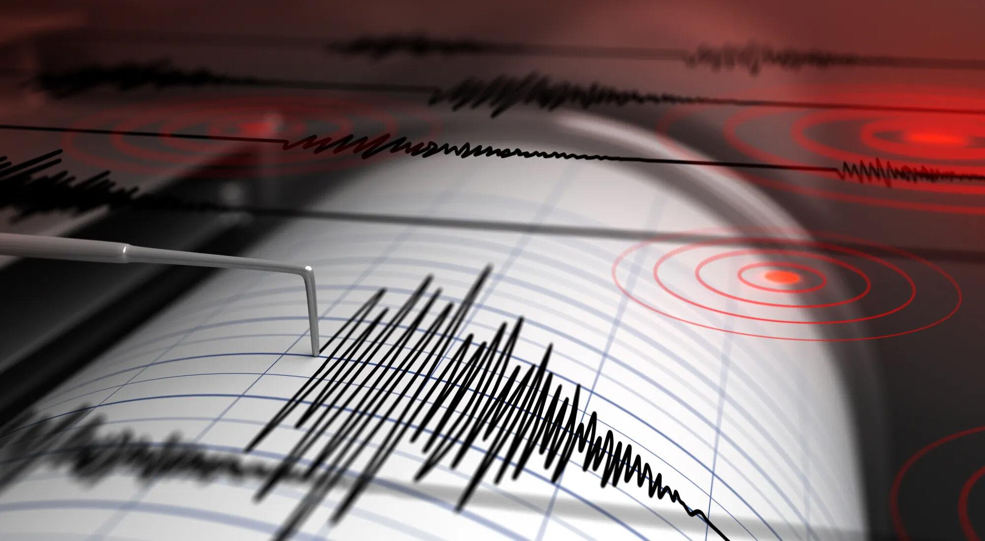 Sındırgı'da 4 büyüklüğünde deprem