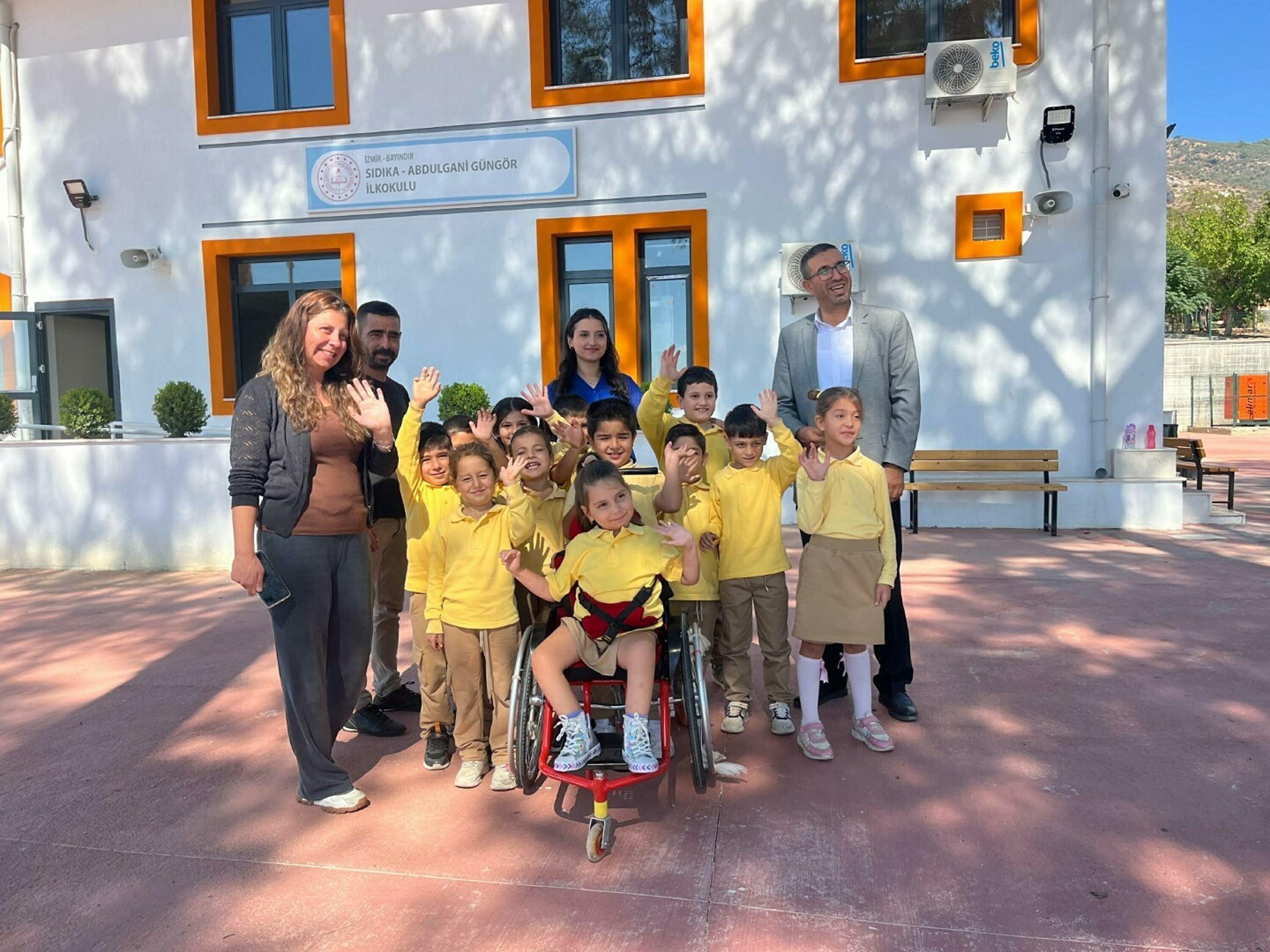 Tedavisi Tamamlanan SMA'lı Defne'nin Okul Heyecanı