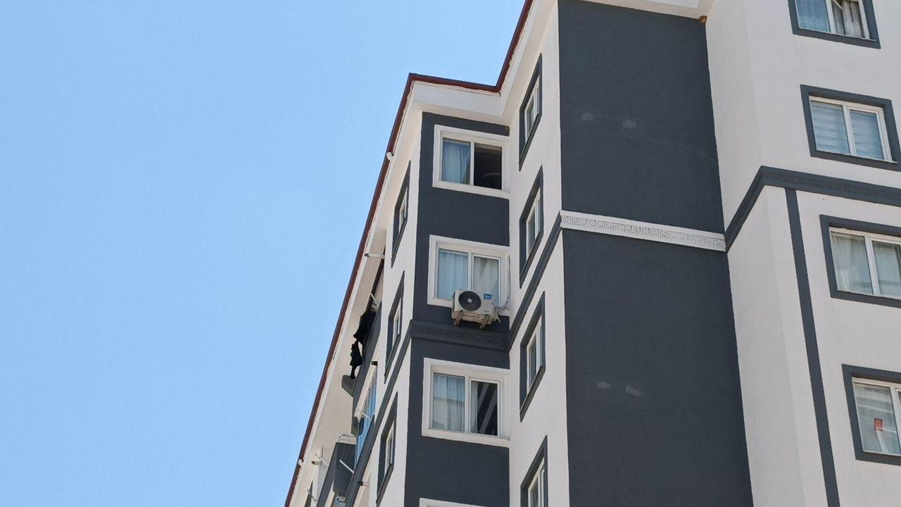 4 yaşındaki oğlunu kucağına alıp 8’inci kattan atlayan anne öldü, çocuğu yaşam mücadelesi veriyor