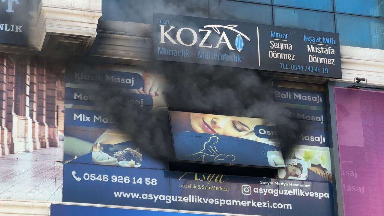 Tokat’ta iş merkezinde yangın