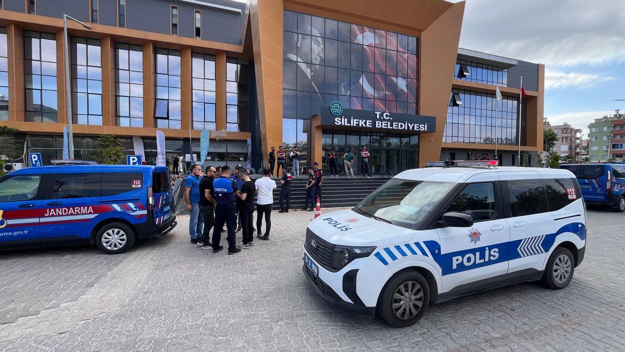 Mersin'de Silifke Belediyesi'ne operasyon