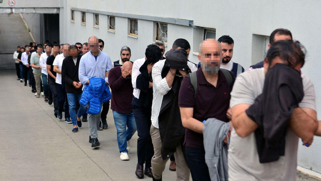 Yasa dışı bahis örgütünün kuryeleri, aklanan milyonlarca lirayı 5 liralık banknotla teslim almış