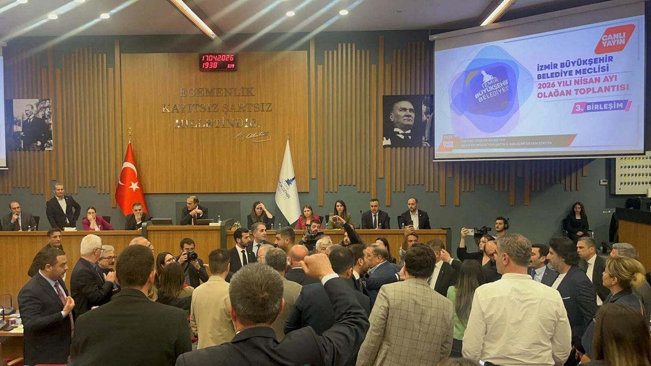 İzmir Büyükşehir Belediye Meclisi'nde gerginlik