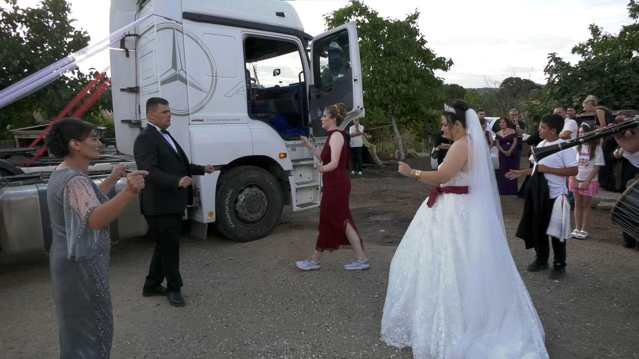 TIR gelin arabası oldu