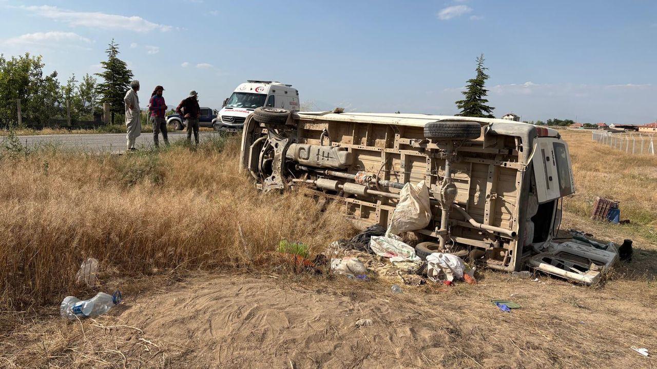 Tarım işçilerini taşıyan minibüs devrildi: 17 yaralı