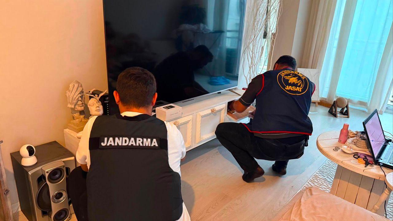 MİT kredi kartı şebekesini çökertti: 3 gözaltı