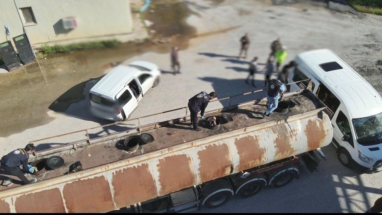 Durdurulan tankerden 30 düzensiz göçmen çıktı