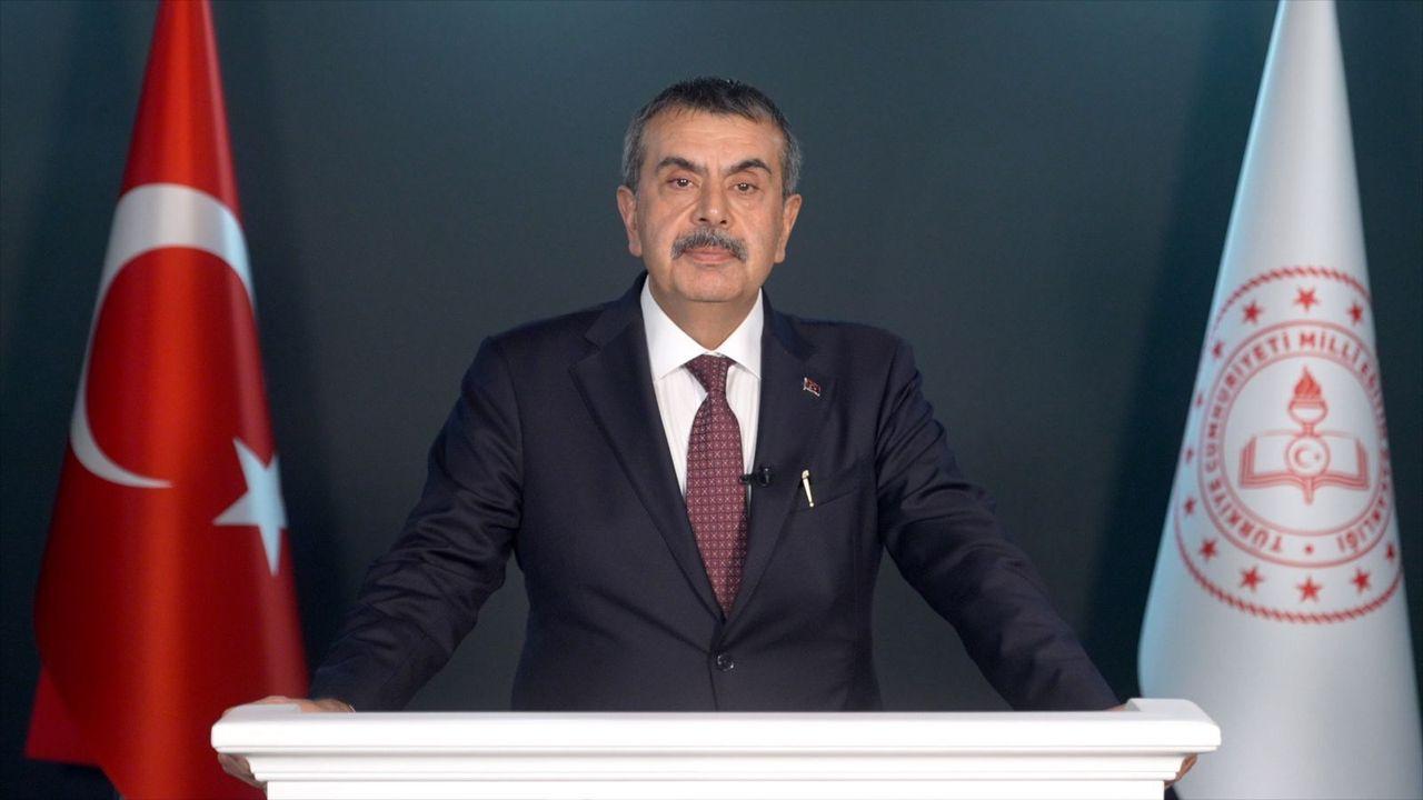 Bakan Tekin, öğretmenlere hitap etti