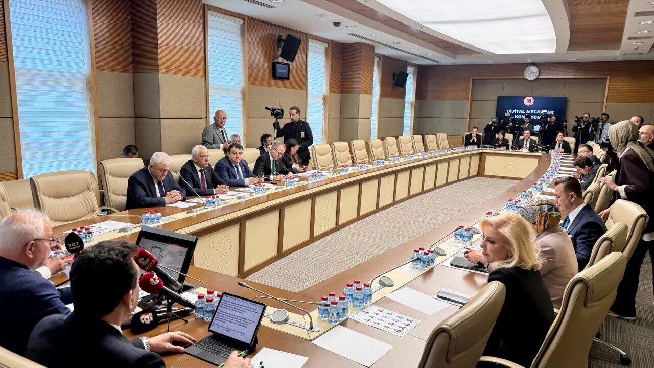 'Dijital platformların etkisi sayesinde intihar oranları arttı'