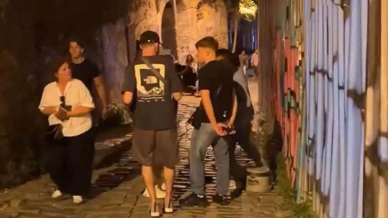 Galata’da 'fırça düşürme' bahanesiyle dolandırmaya çalıştığı kadını Rus turistler kurtardı; şüpheli yakalandı