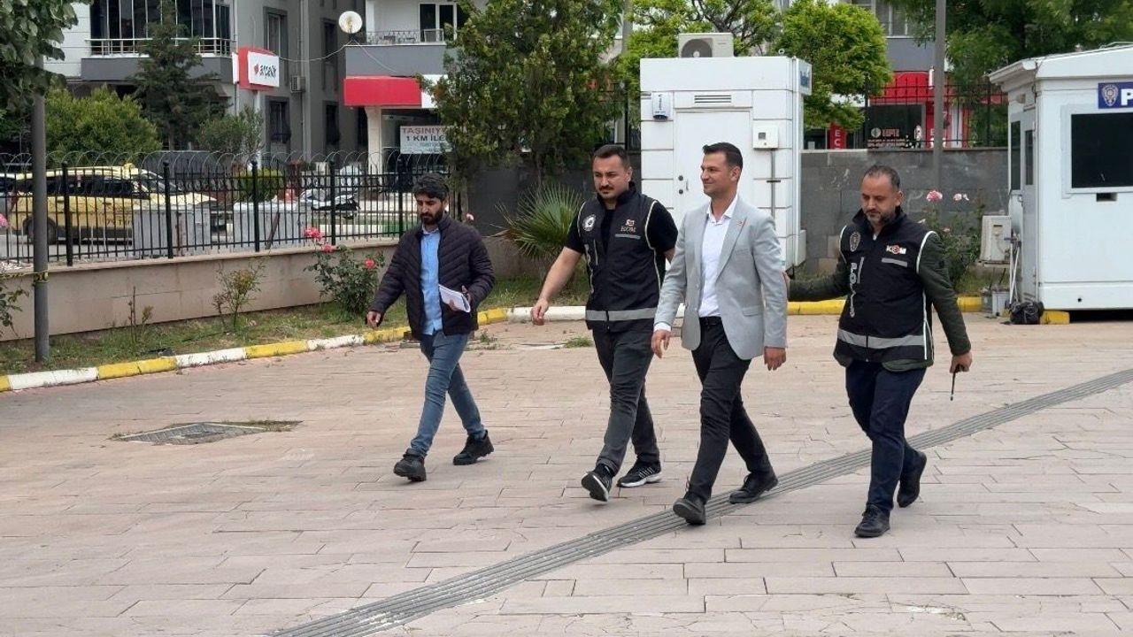 İstanbul merkezli 'rüşvet' soruşturmasında CHP'li il başkanı adliyede