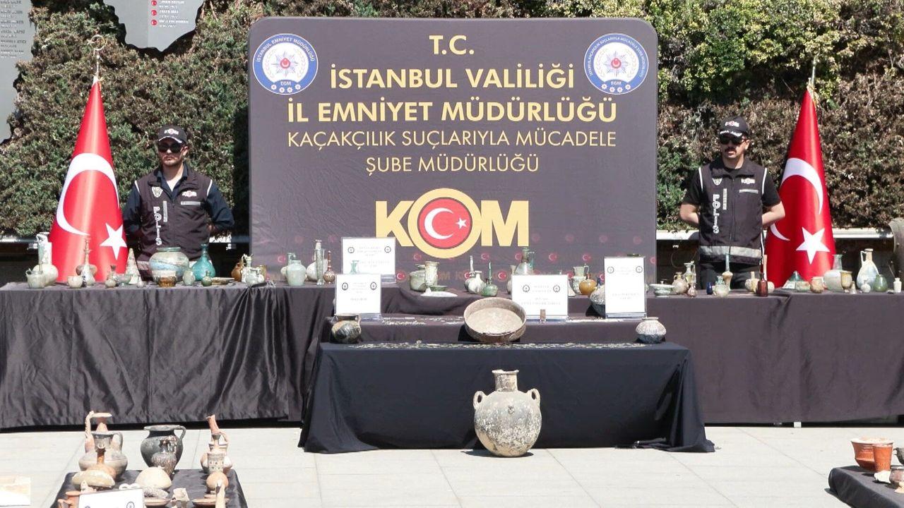 Beykoz'da ele geçirilen 10 bini aşkın tarihi eser İstanbul Emniyet Müdürlüğü'nde sergilendi