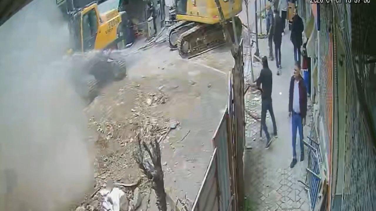 Zeytinburnu'nda inşaattan beton parçası düştü; 6 yaşındaki çocuk öldü
