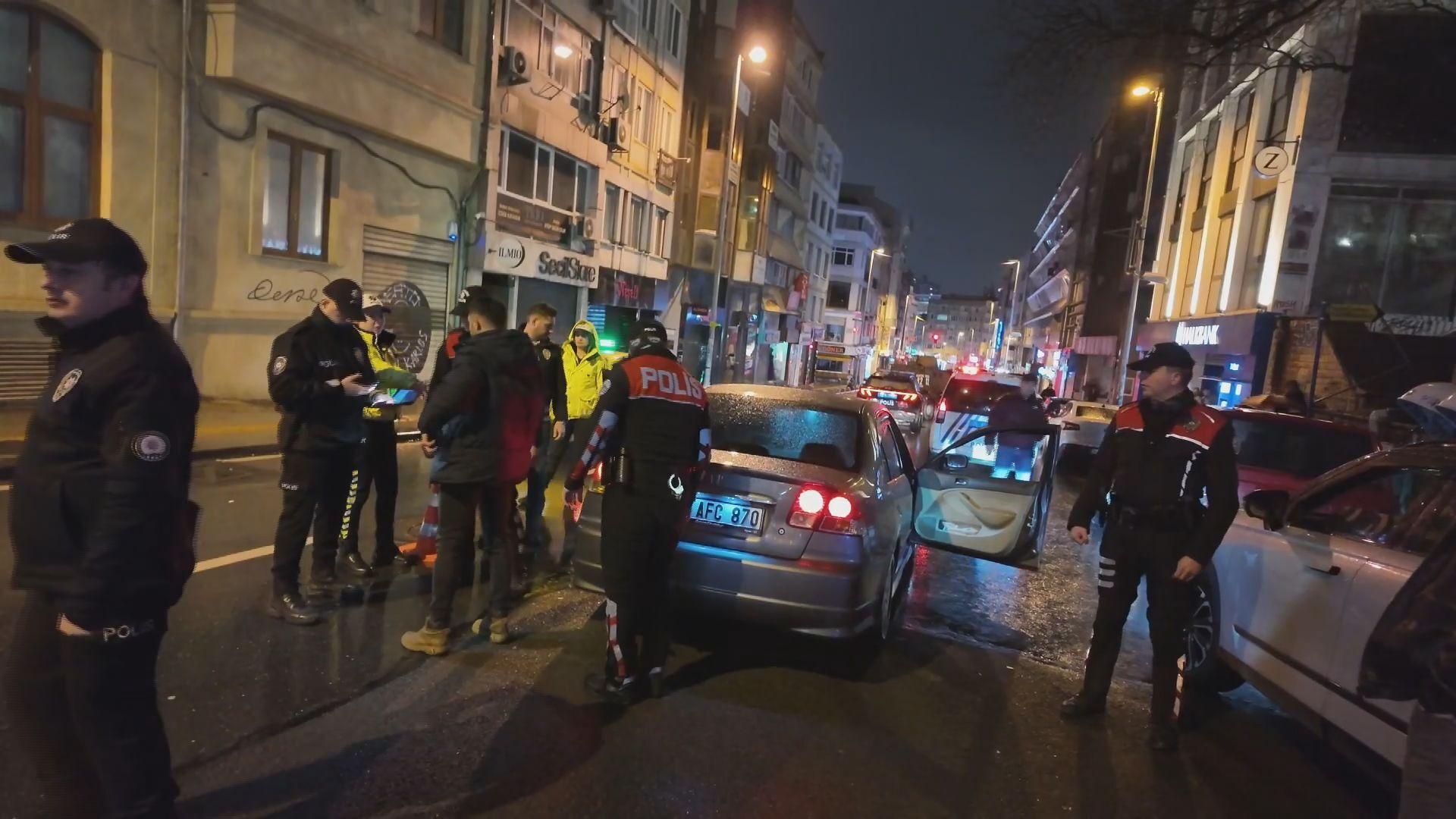 Taksim ve Kadıköy'de helikopter destekli 'Huzur İstanbul' denetimi: 1 milyon 248 bin lira ceza kesildi