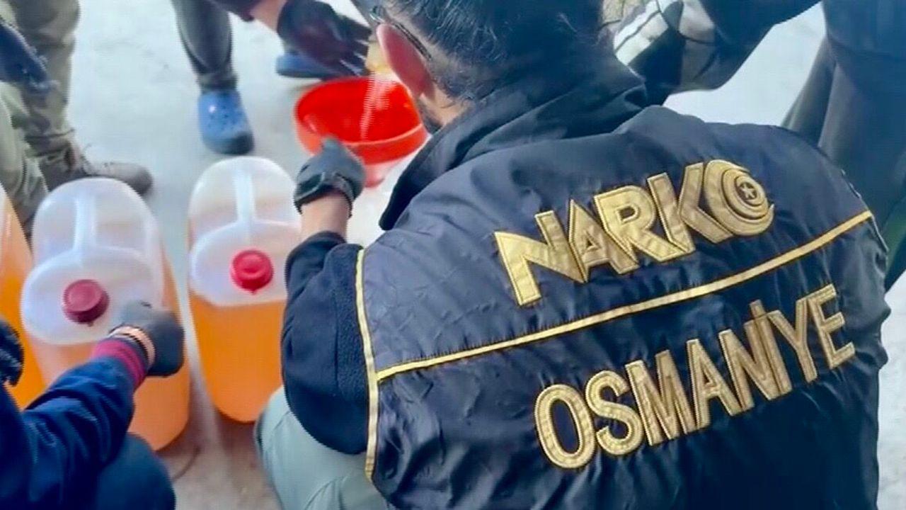 Otomobilin yakıt deposundan 48 kilo sıvı metamfetamin ele geçirildi