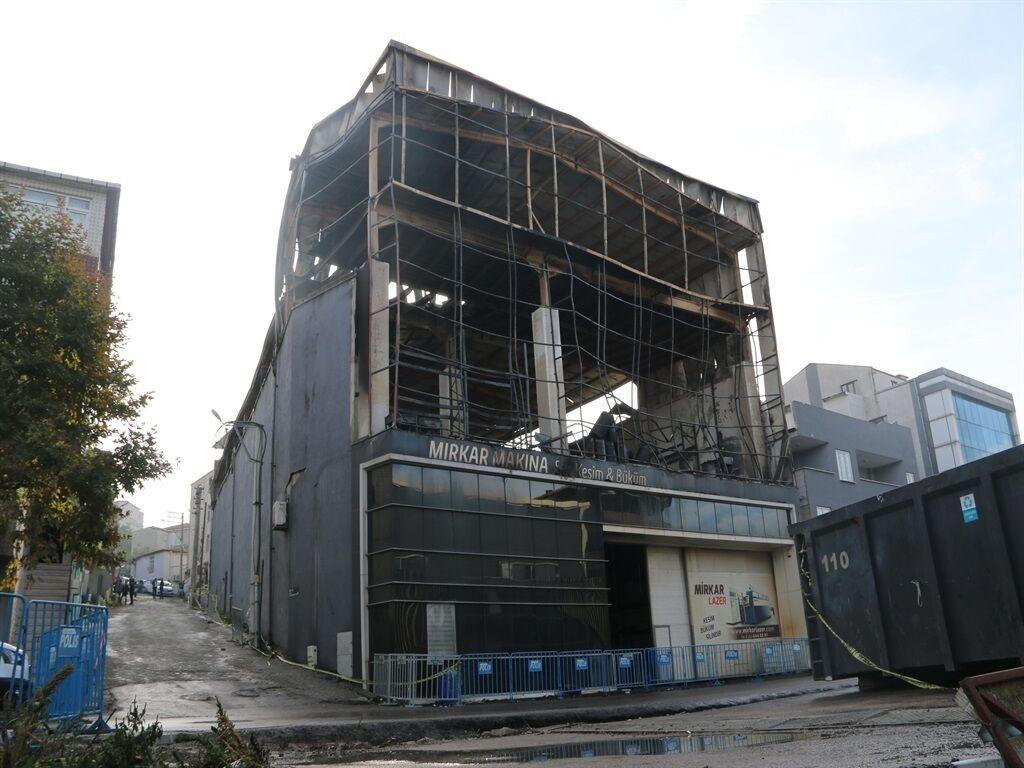 7 işçinin öldüğü kozmetik fabrikasındaki yangına ilişkin davanın ilk duruşması başladı