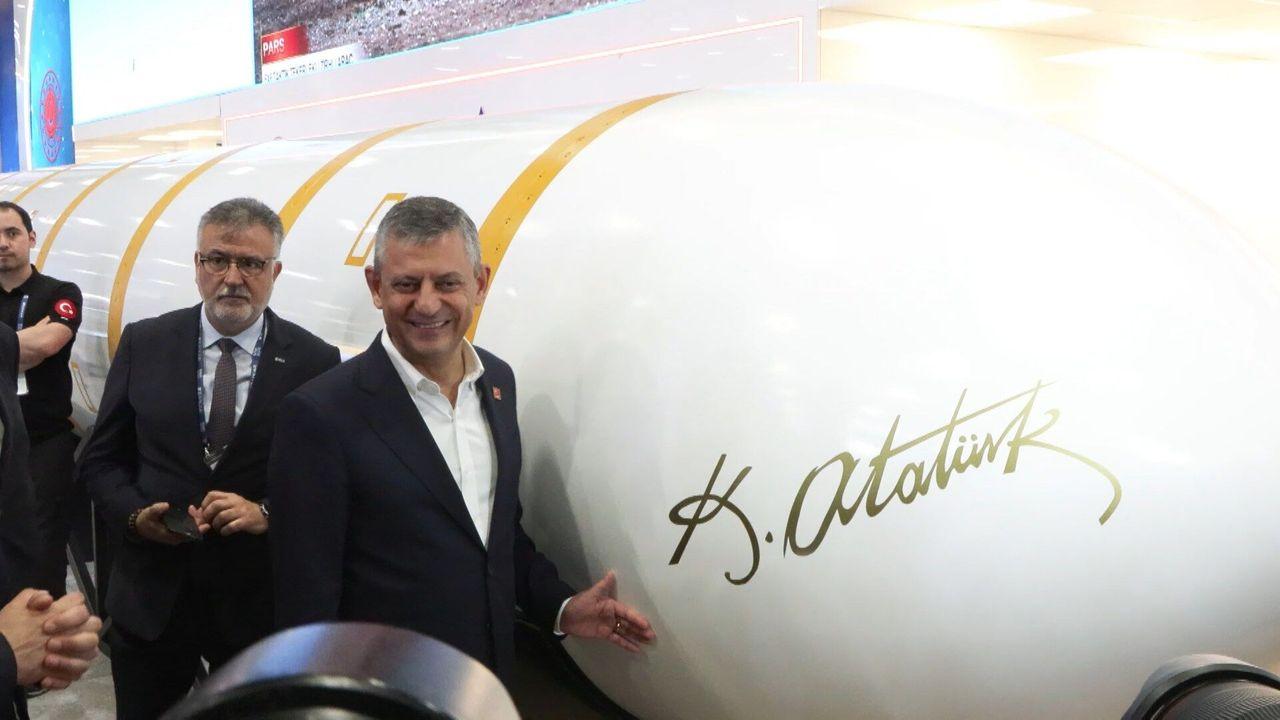 Özgür Özel, SAHA EXPO 2026'yı ziyaret etti