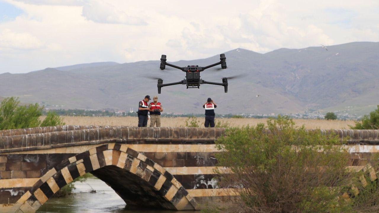 Jandarma, inci kefali nöbetinde; dron destekli botlarla 7/24 denetim