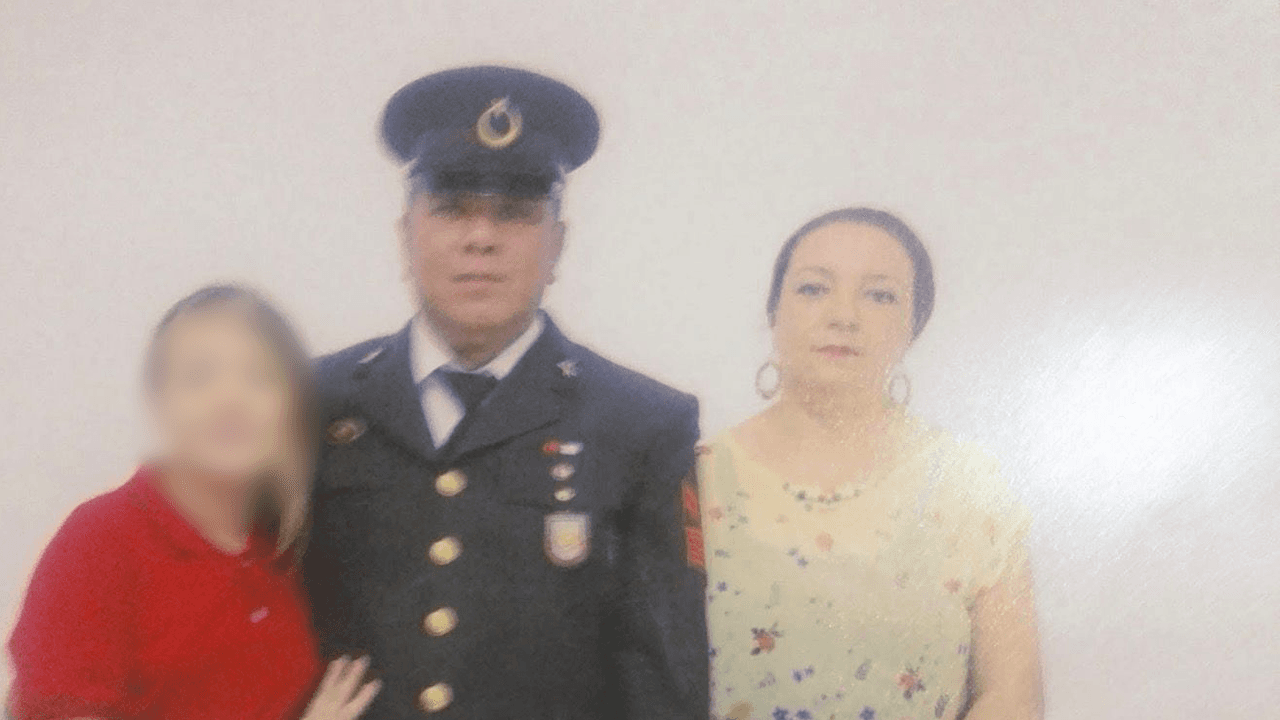 Emekli uzman çavuş eşi ve bir kızını öldürüp, bir kızını da yaraladıktan sonra intihar etti