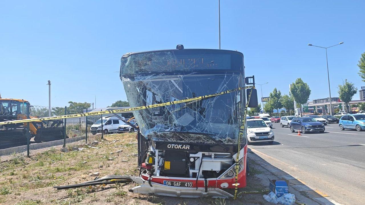 Ankara'da belediye otobüsü ve hafif ticari araç çarpıştı: 1 ölü, 9 yaralı